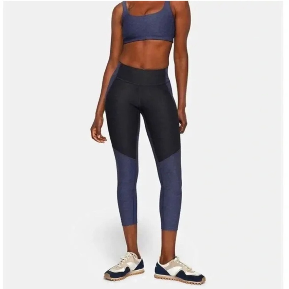 Outdoor Voices Women’s TechSweat Kneecap Two-Tone Crop Size Medium